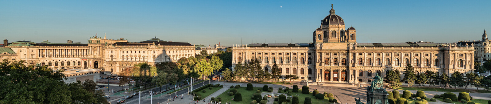     Kunsthistorisches Museum Vienna - Exterior view / Vienna